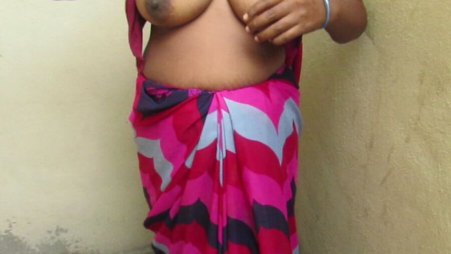 Tamil aunty standing to show her boobs  very hot