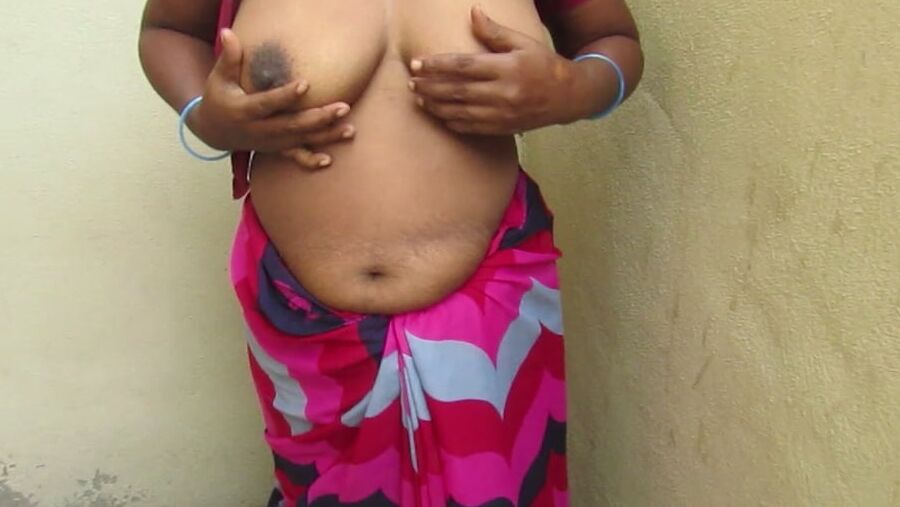 Tamil aunty standing to show her boobs  very hot