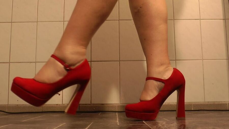 Only high heels and feet :-)