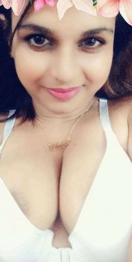 Sri Lankan Chubby Bitch