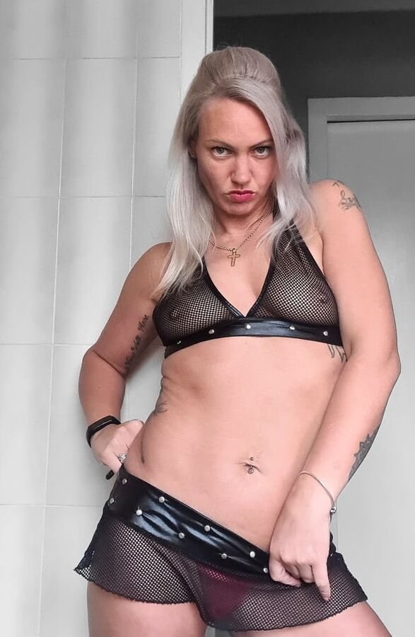 BLONDE IN HER PRIME