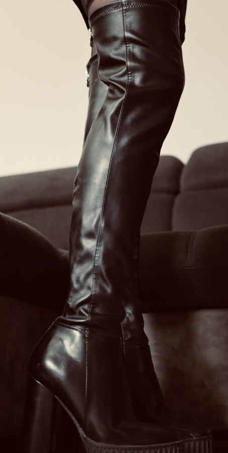 Slut wife put plug ass nylon boot high skirt for show pussy
