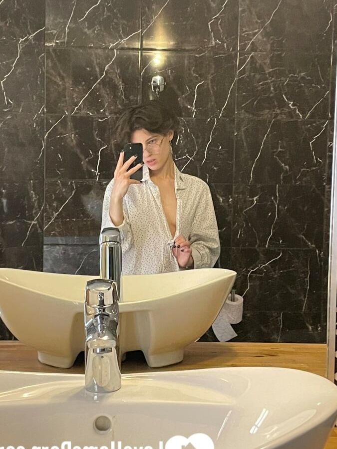 Having a big mirror is really amazing