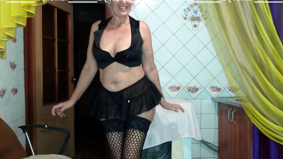 Sexy open belly of cheerful Lukerya. Easy flirting on webcam