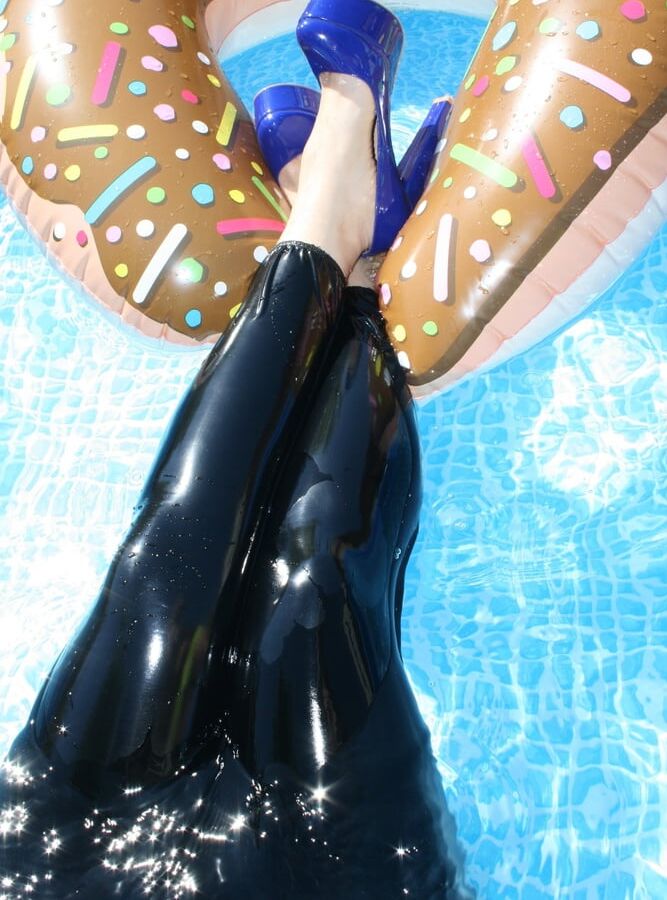 BWB in the pool