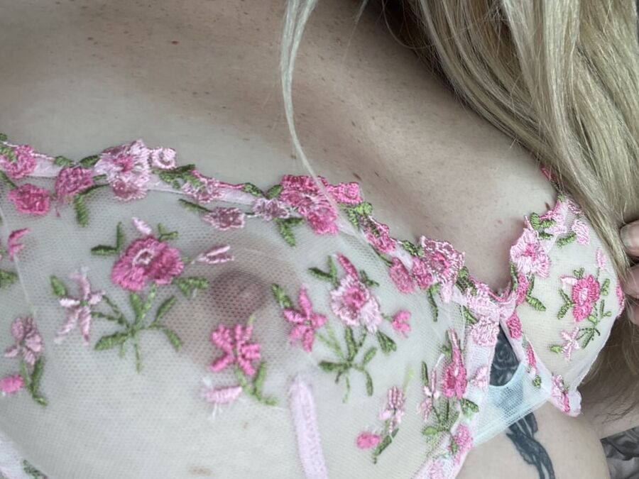 Dessous Pink Ass and Tits
