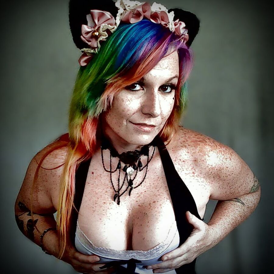 Kitten Maid
