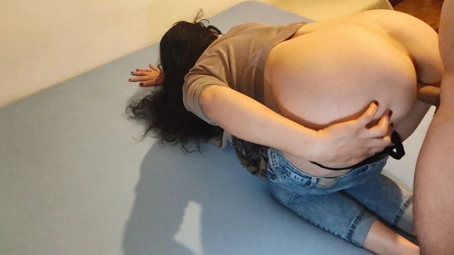 Housewife MILF Creampie