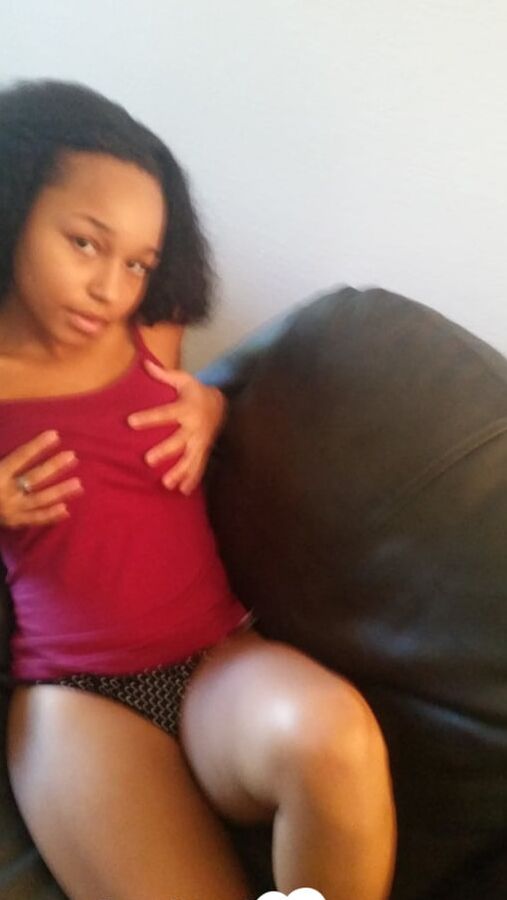 Fabulous black girl caresses her delicious pussy