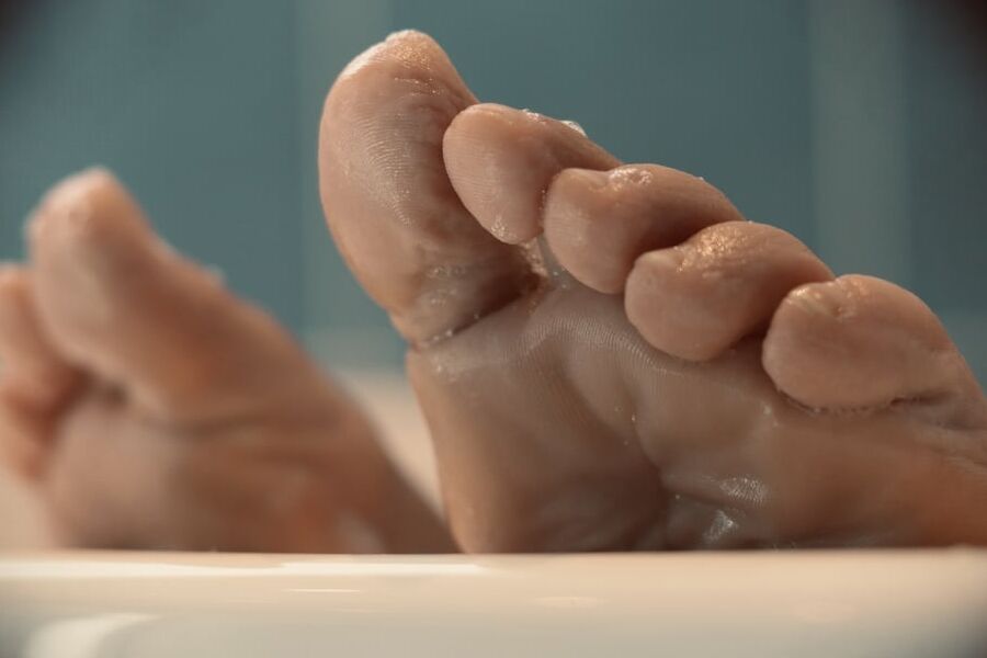 Tina slut bath show feet pussy boobs ass for hard comments