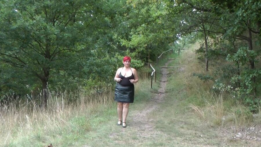 Big tits showing at the lake :-))