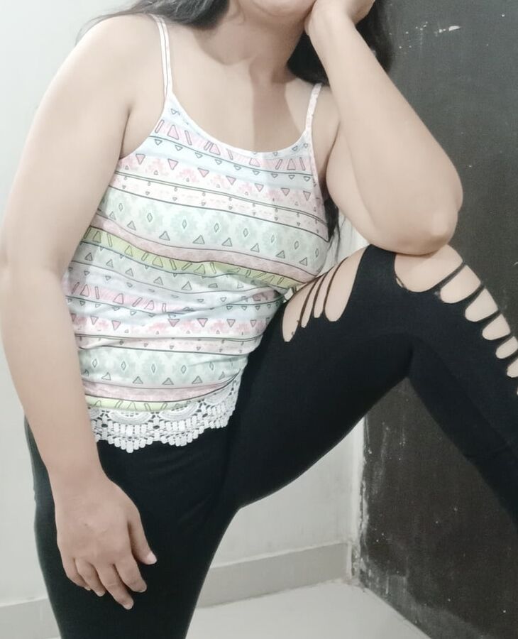 Horny girl wait for hard dic play sex