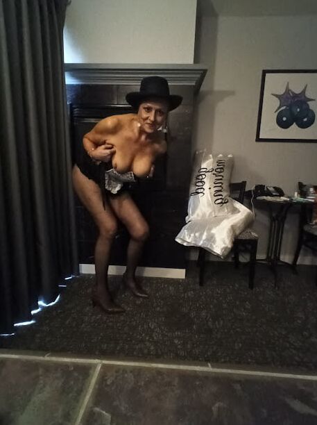 Who would like cleanjean as their french maid?