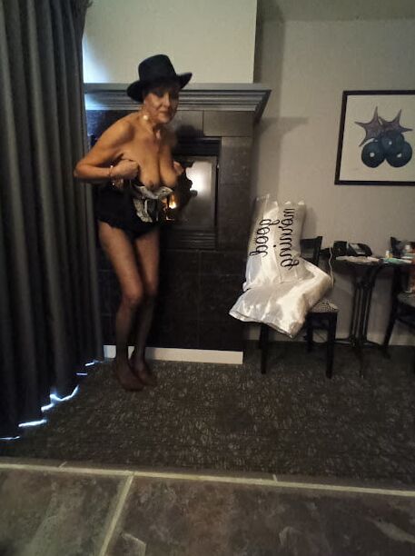 Who would like cleanjean as their french maid?