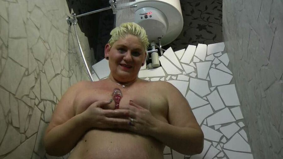 Spectators in the shower