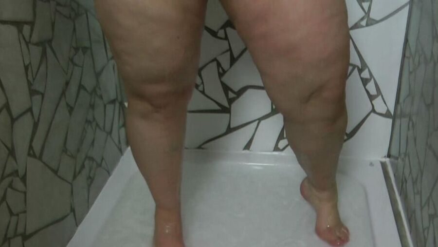 Spectators in the shower