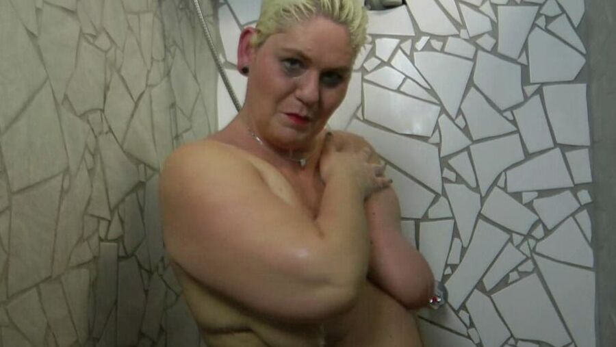 Spectators in the shower