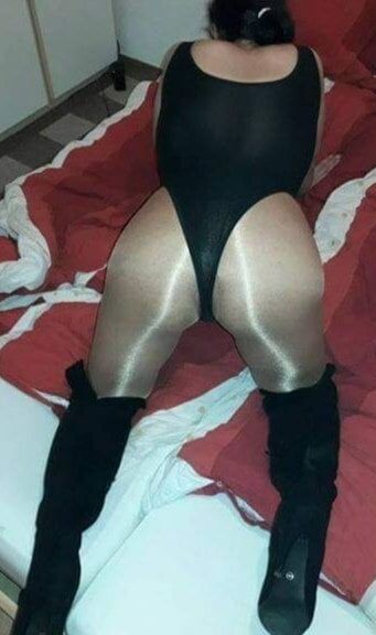 Amateur shiny Pantyhose Overknees Milf Bitch Eva