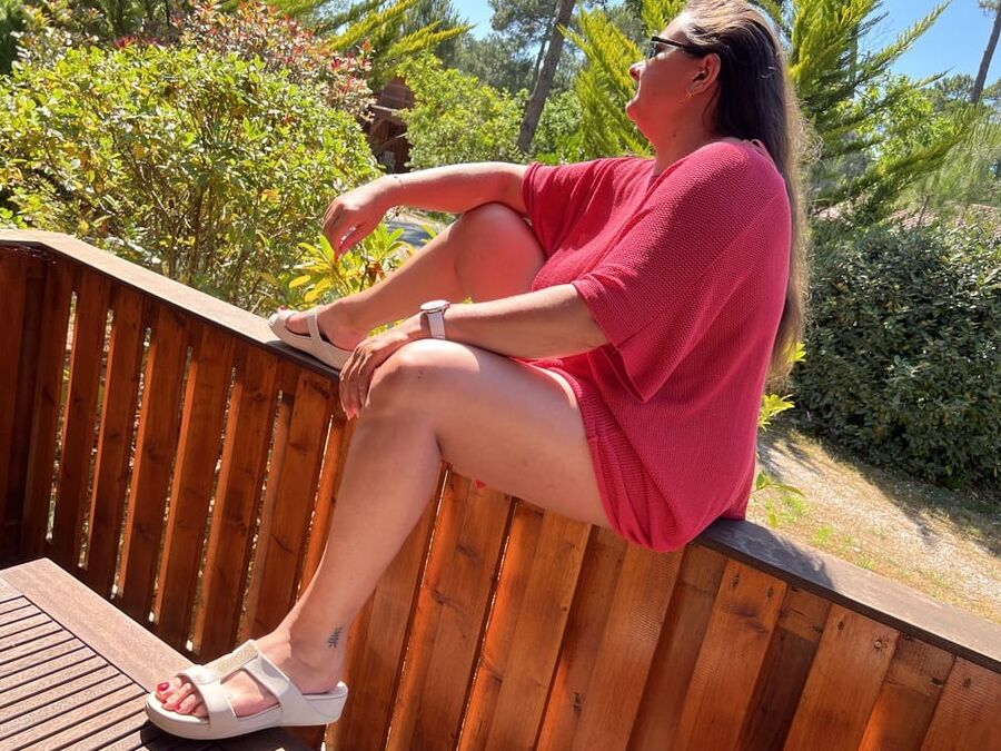 Shaved pussy at the cottage