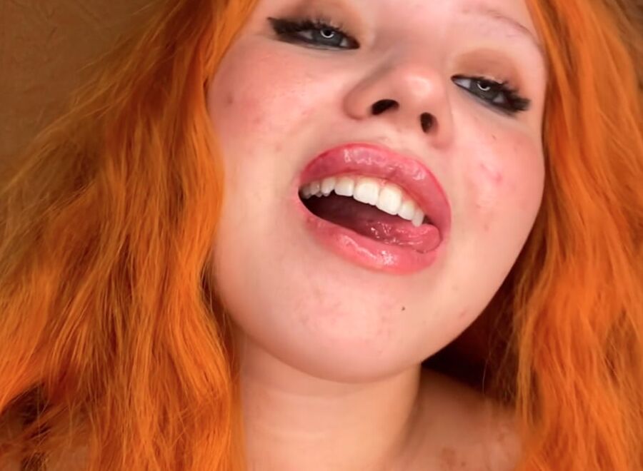 Face and teeth fetish