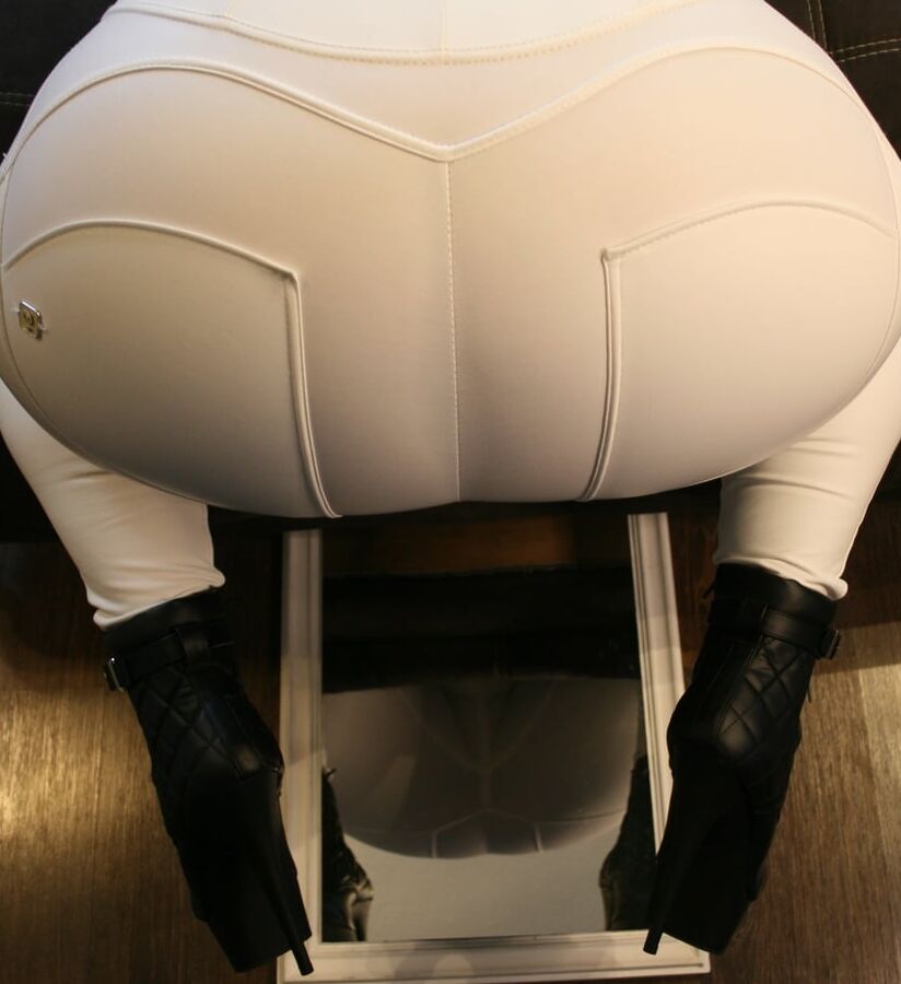 BWB in special white Freddy pants and favourite heels on
