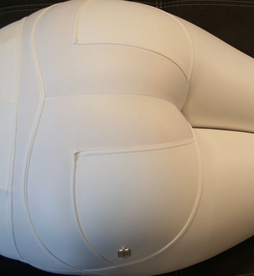 BWB in special white Freddy pants and favourite heels on