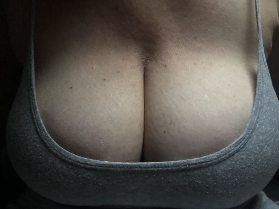 My wife CIM shows her heavy tits in nightwear’s