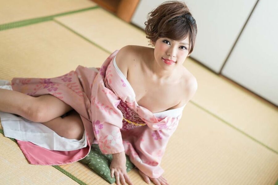 Kotomi Yamasaki :: Kimono Beauty Following Your Orders - CAR