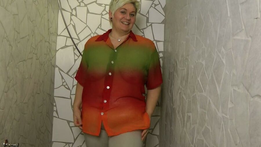 Gloss leggings piss