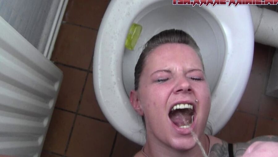 Pissing Amateur Extreme