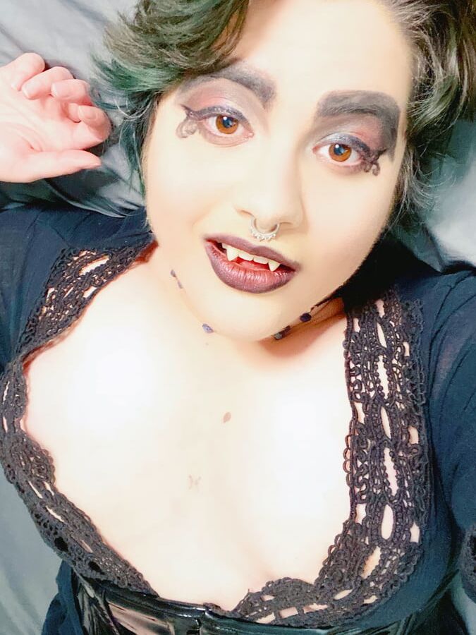 Fang Whore
