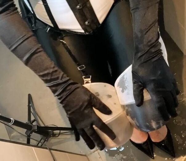 Black and white pissing and blowjob