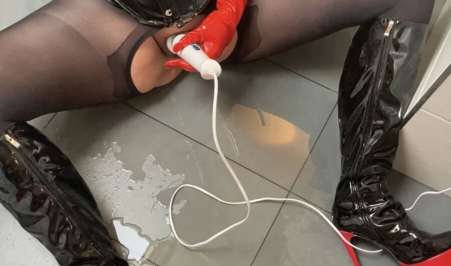 Black and Red Fetish Pissing