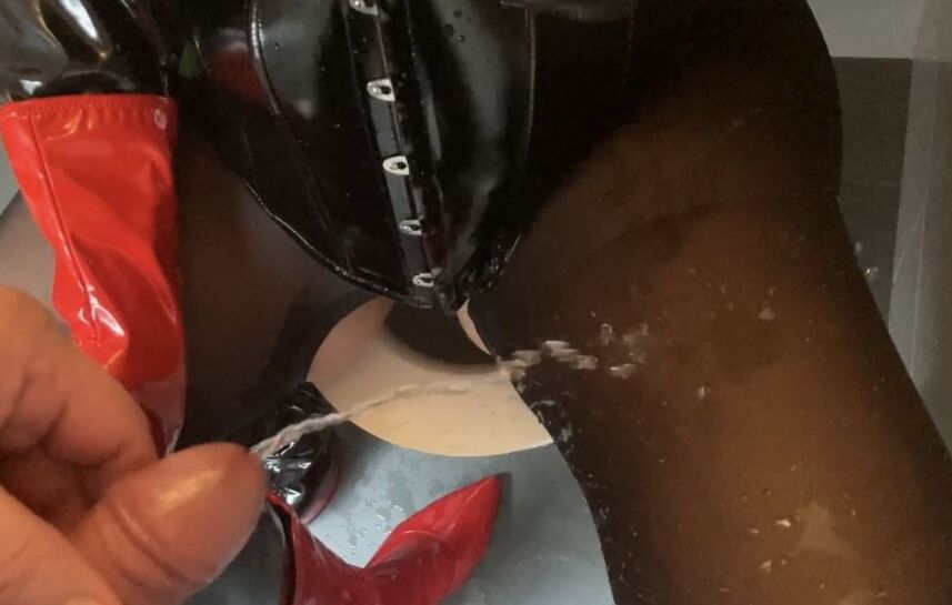 Black and Red Fetish Pissing
