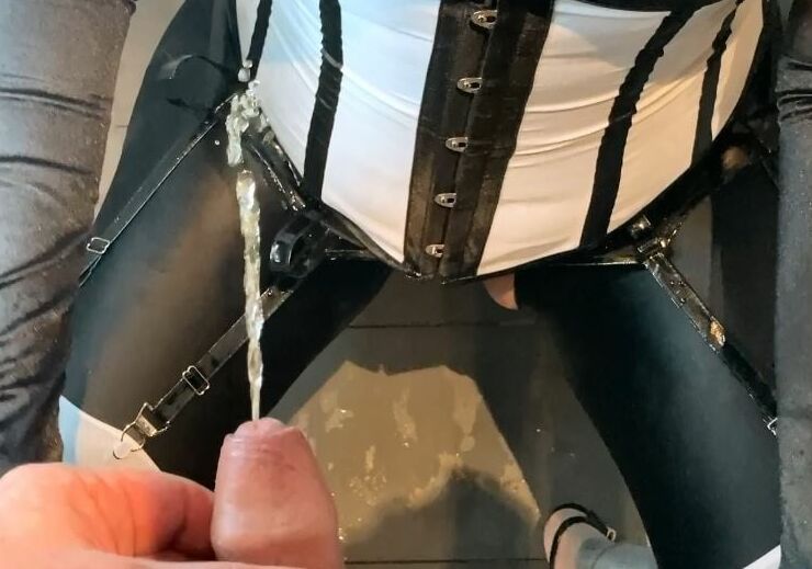 Black and white pissing and blowjob