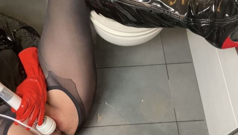 Black and Red Fetish Pissing