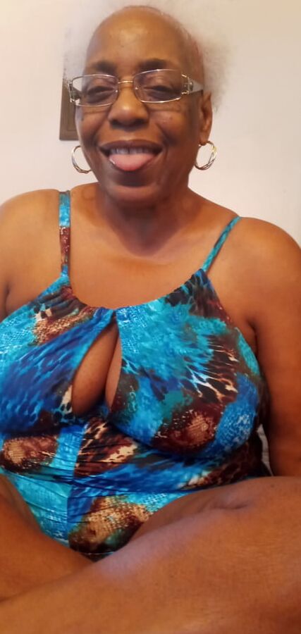 Mrs FreakyOG88 in a Bathing Suit