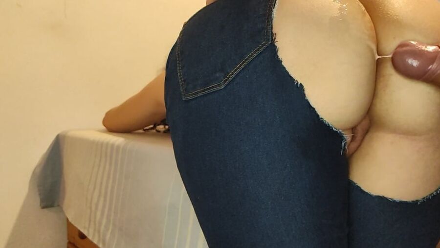 Big Ass Curvy Milf Housewife