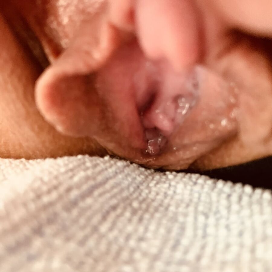 Hart klit and tiny wet hole