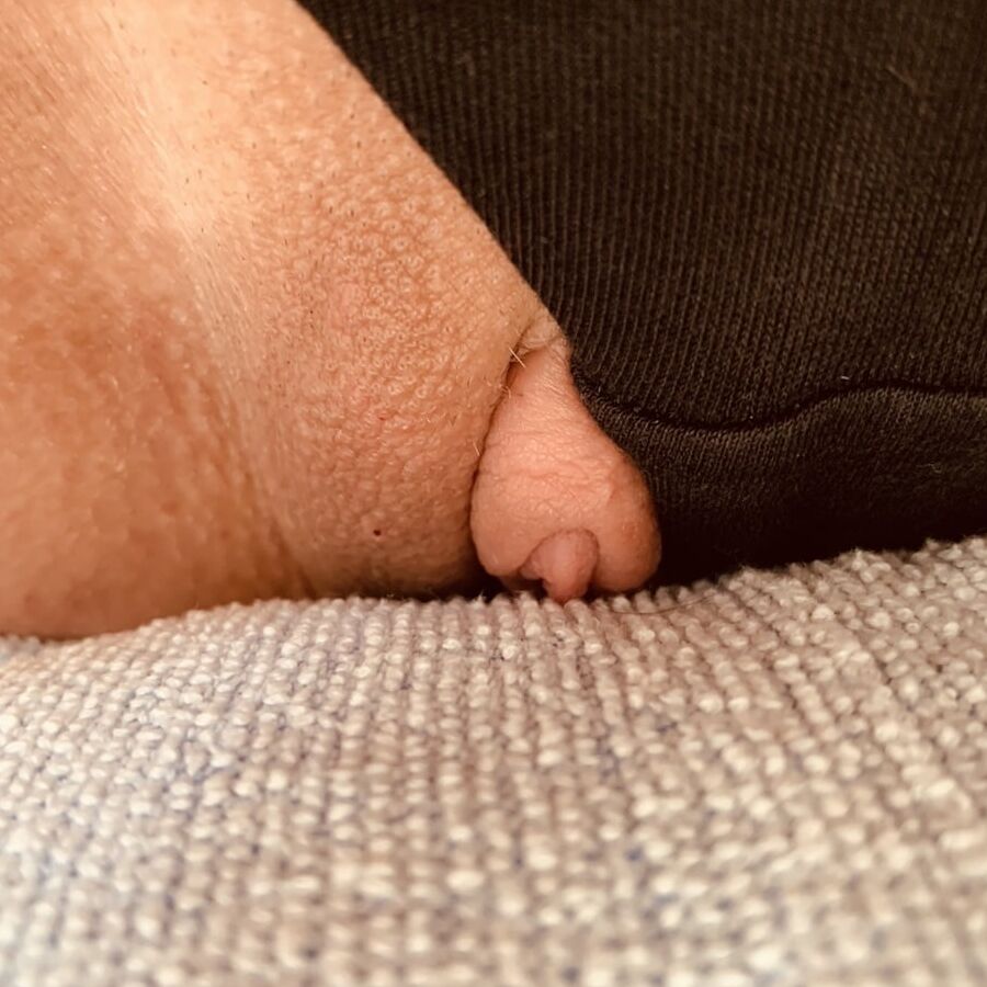 Hart klit and tiny wet hole