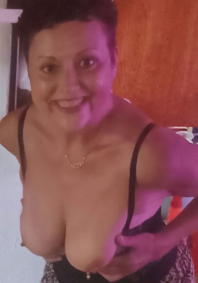 Check out my new Cougar lingerie, stockings and pumps
