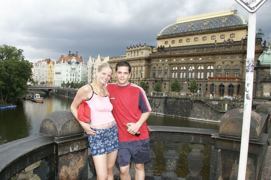 Two young exhibitionists enjoy fucking around the city