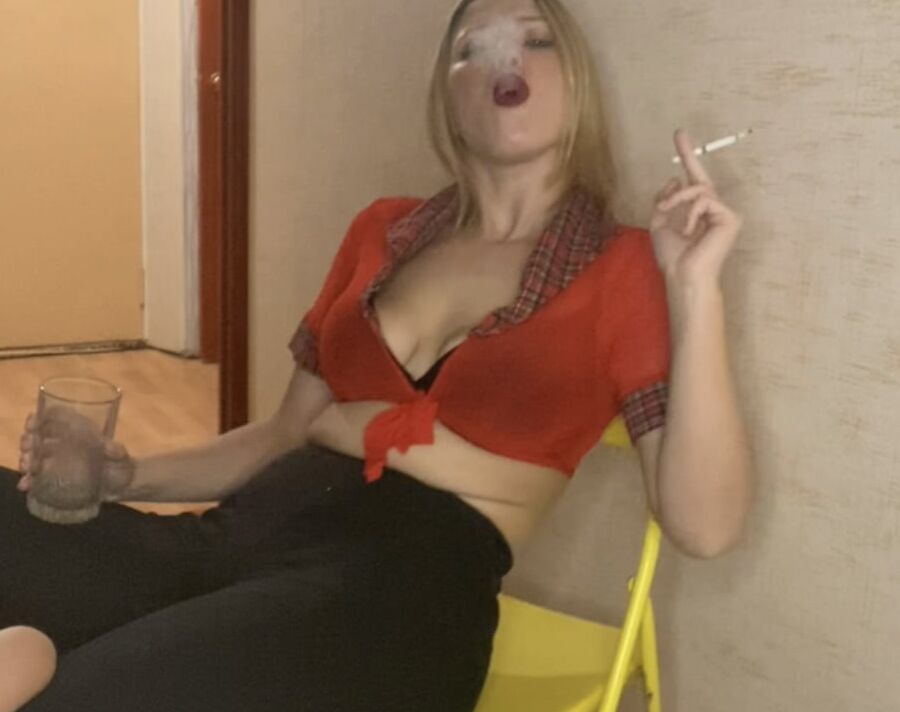 Smoking slutty