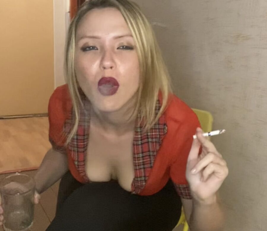 Smoking slutty