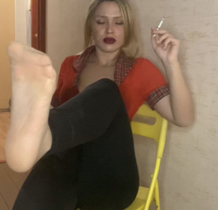 Smoking slutty