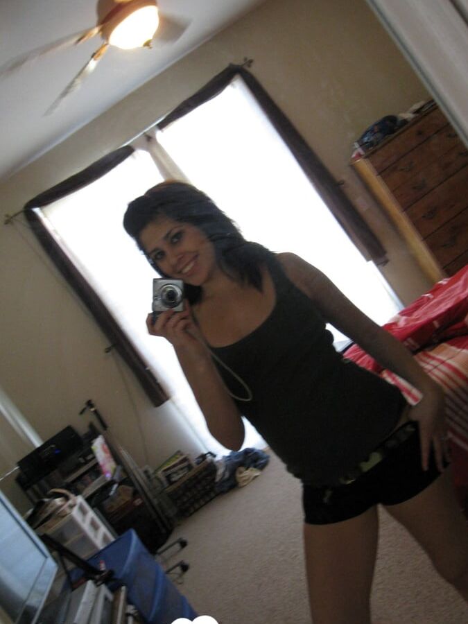 Horny girl undresses to reveal her qualities