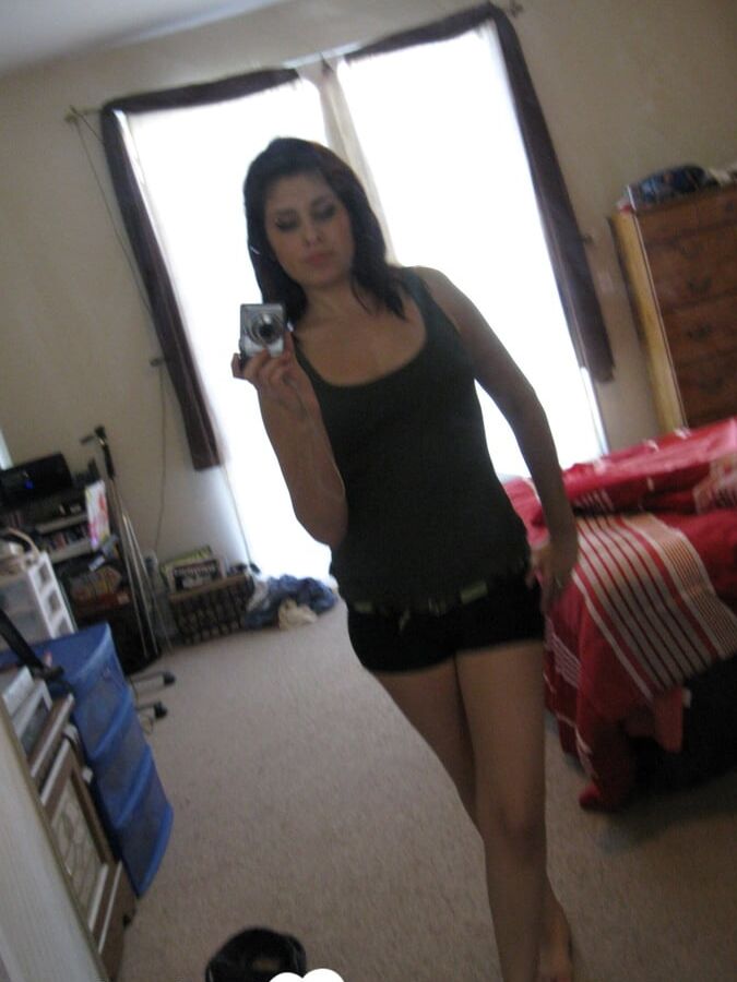 Horny girl undresses to reveal her qualities