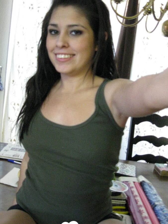 Horny girl undresses to reveal her qualities