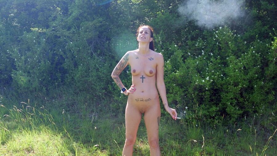 Nude MILF Smoking cigar