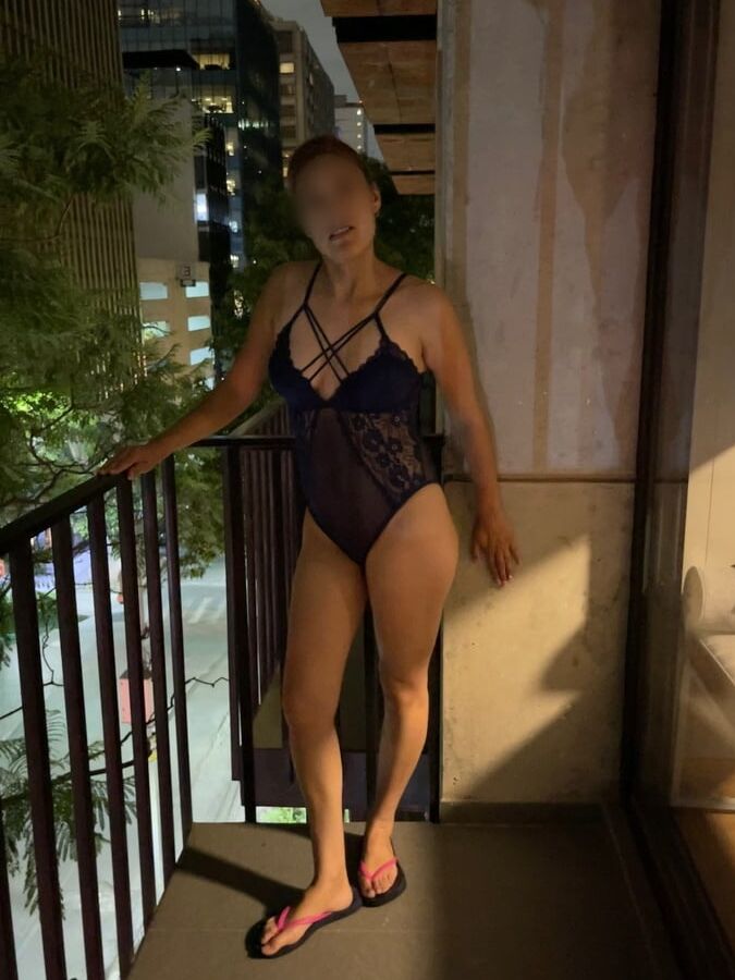 New gallery! in the end I end up naked on the balcony